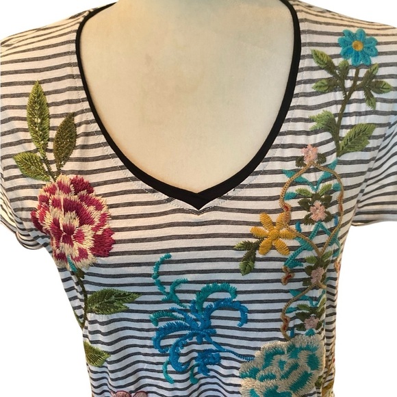 Johnny Was Sheri Everyday Stripe Tee Embroidered Floral - Picture 5 of 9